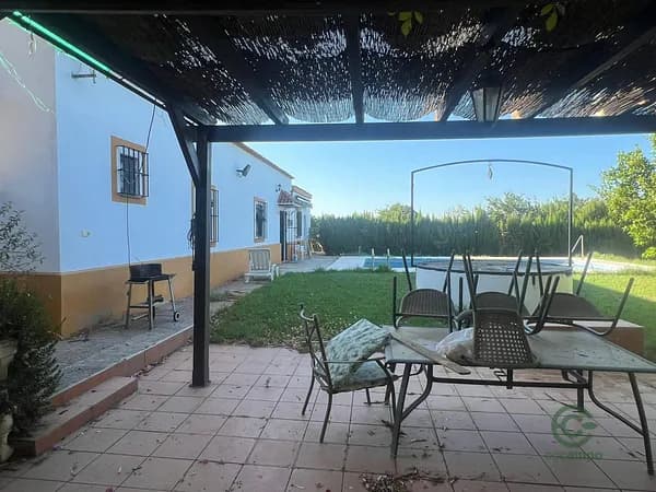 Finca rústica de 1,2 ha en venta en Utrera, Sevilla
