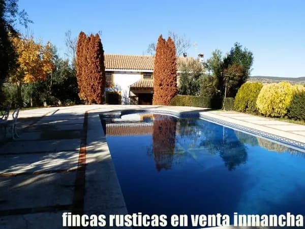 Finca agrícola de 40 ha en venta en Jaén