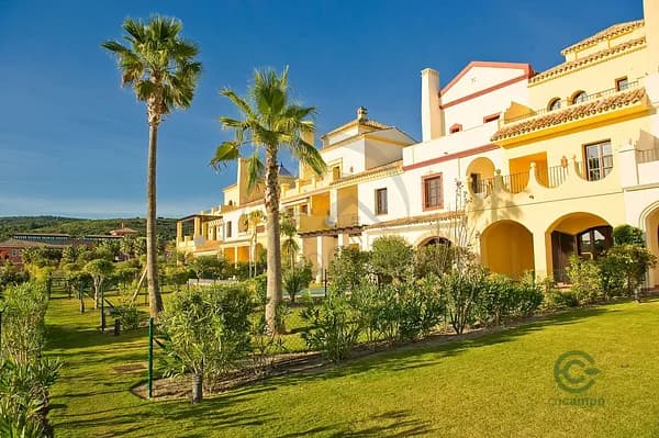 Casa de 0,0225 ha en venta en Sotogrande, Cadiz