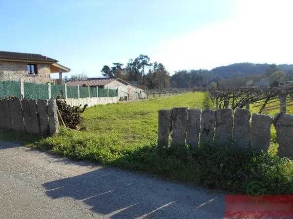 Finca agrícola de 0,07 ha en venta en Salvaterra de miño, Pontevedra
