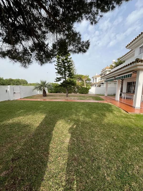 Casa de 0,08 ha en venta en Chiclana de la frontera, Cadiz