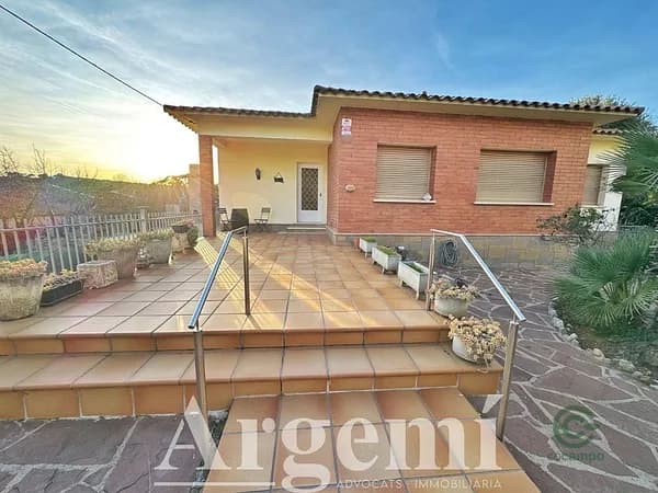 Casa de 0,612 ha en venta en Palau plegamans, Barcelona