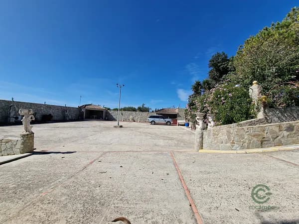 Casa de 0,8 ha en venta en Cádiz