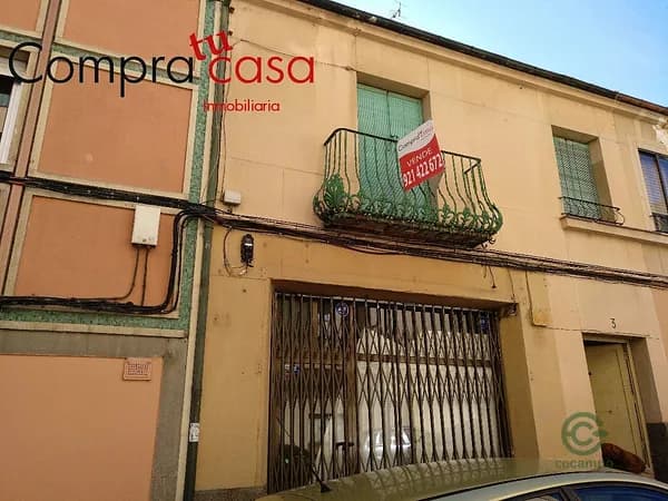 Casa de 0,0215 ha en venta en Segovia, Segovia