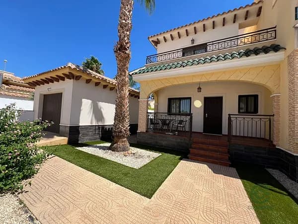 Casa de 0,013 ha en venta en Alicante