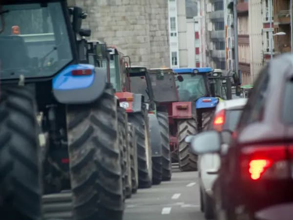 Las movilizaciones de agricultores y ganaderos llegan a España: ¿por qué se producen?