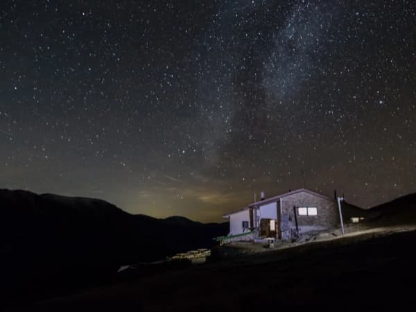 ¿Se puede poner luz en terreno no urbanizable?