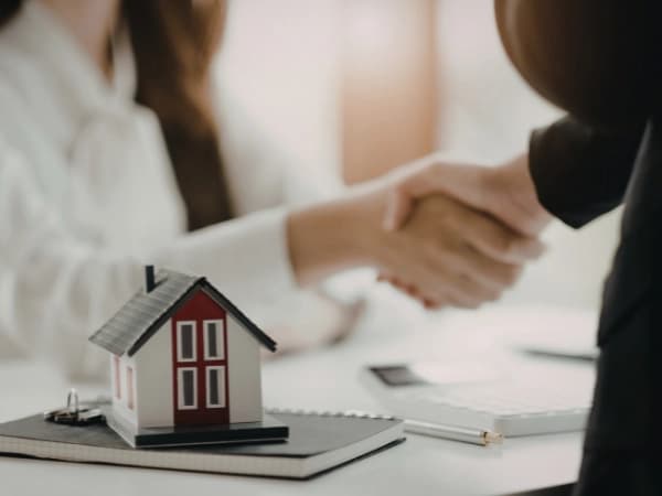 ¿Qué es y cómo funciona una inmobiliaria?