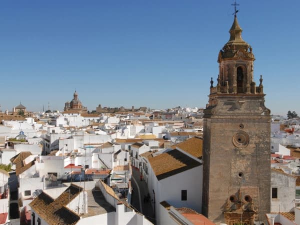 imagen panorámica de uno de los pueblos cerca de Sevilla para vivir