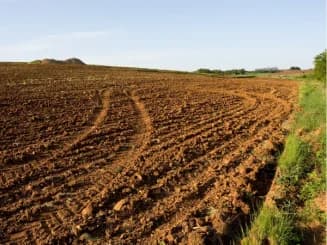 tierra arada como ejemplo claro de que es un terreno rústico