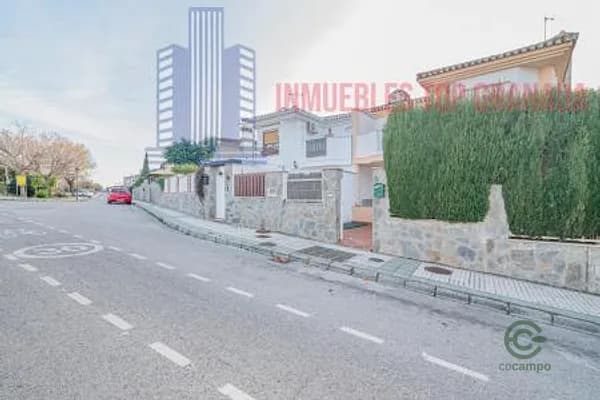 Casa de 0,0269 ha en venta en Albolote, Granada