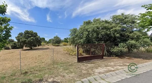 Terreno urbano de 0,25 ha en venta en Madrid