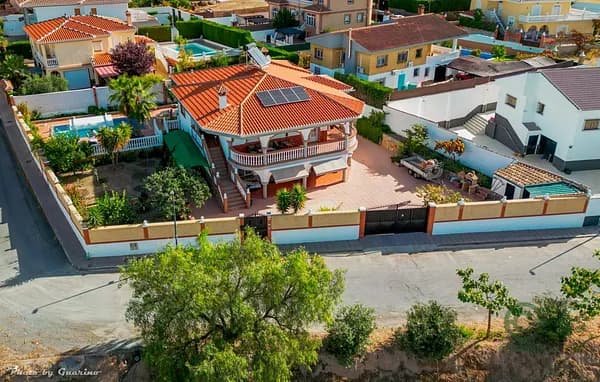 Casa de 0,0859 ha en venta en Padul, Granada