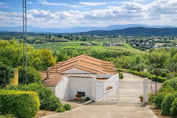 Finca rústica de 1,05 ha en venta en Jaén