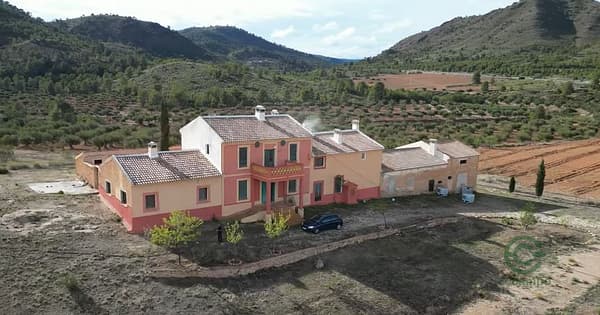 Finca rústica de 3 ha en venta en Albacete
