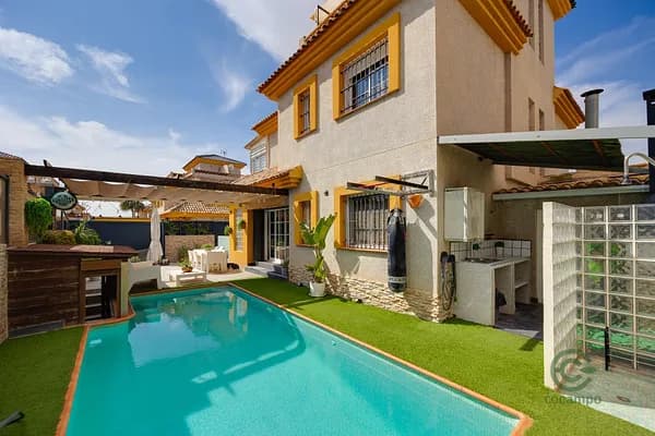 Casa de 0,0183 ha en venta en Los montesinos, Alicante