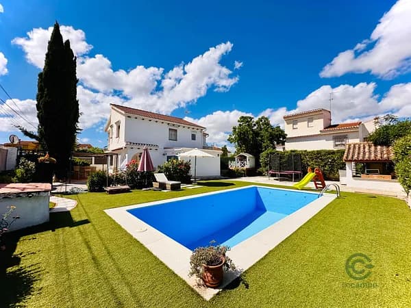 Casa de 0,0599 ha en venta en Ogijares, Granada