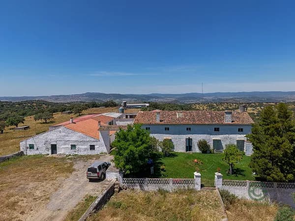 Rustic property of 468 ha for sale in Badajoz