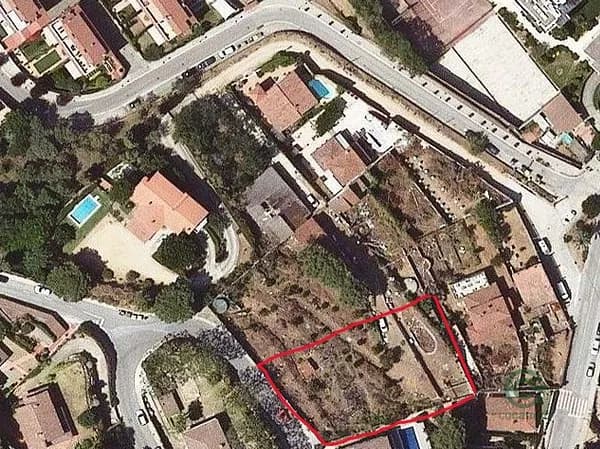 Terreno urbano de 0,13 ha en venta en Barcelona