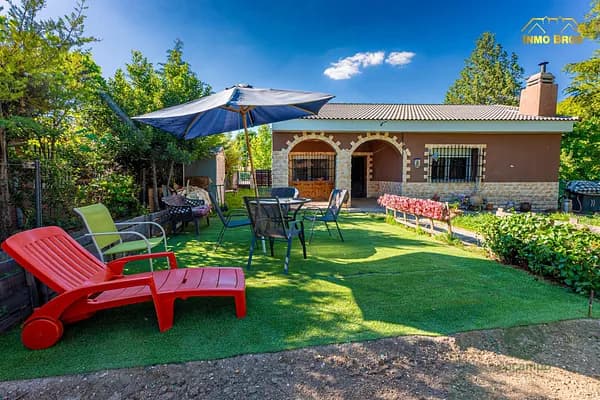 Casa de 0,1 ha en venta en Cogolludo, Guadalajara