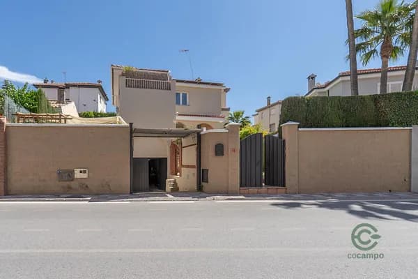 Casa de 0,041 ha en venta en Gojar, Granada