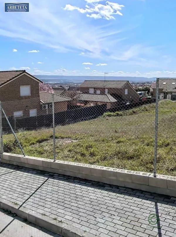 Terreno urbano de 0,0503 ha en venta en Cabanillas del campo, Guadalajara