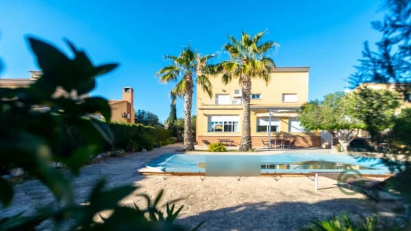 Casa de 0,0939 ha en venta en Murcia