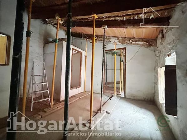 Casa de 0,0068 ha en venta en Lliria, Valencia