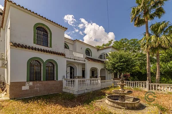 Casa de 0,085 ha en venta en Arcos de la frontera, Cadiz