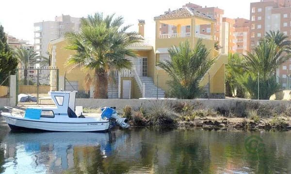 Casa de 0,1361 ha en venta en La manga del mar menor, Murcia