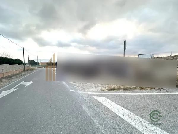 Terreno urbano de 0,24 ha en venta en Alicante