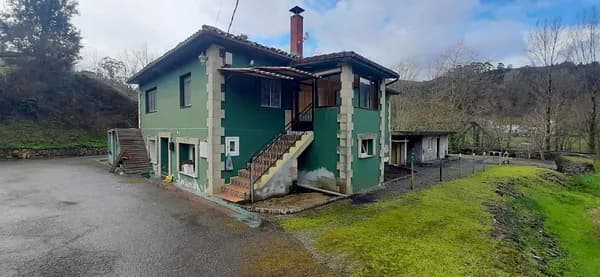Casa de 0,2608 ha en venta en Udalla, Cantabria