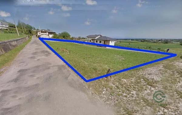 Terreno urbano de 0,15 ha en venta en Asturias