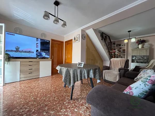 Casa de 0,0188 ha en venta en Dos hermanas, Sevilla