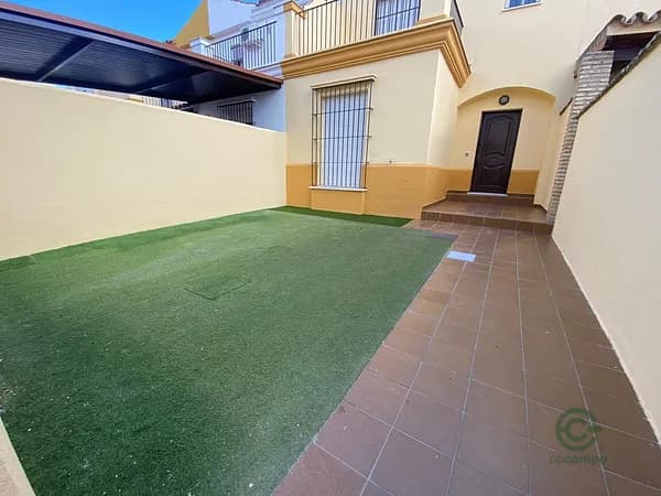 Casa de 0,012 ha en venta en Sanlucar de barrameda, Cadiz