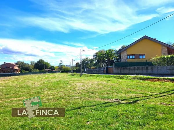 Terreno urbano de 0,1028 ha en venta en Llanera, Asturias