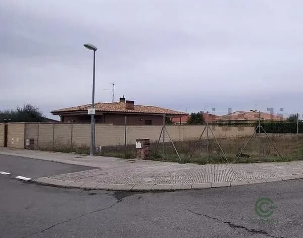 Terreno urbano de 0,0604 ha en venta en Villarmayor, Salamanca