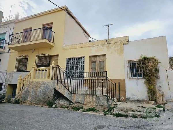 Casa de 0,0241 ha en venta en Granada