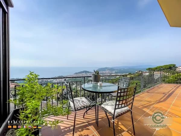 Casa de 0,15 ha en venta en Girona