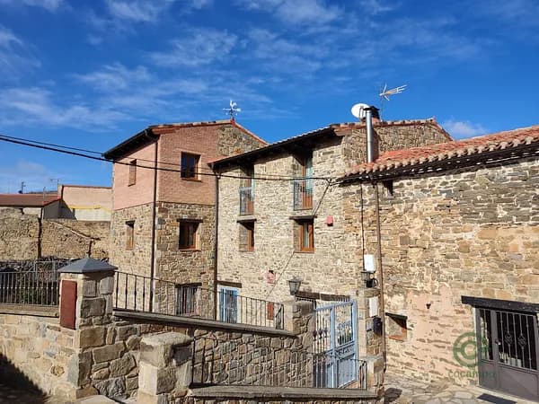 Casa de 0,0332 ha en venta en Villar del rio , Soria