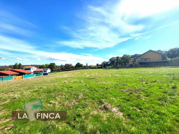 Terreno urbano de 0,11 ha en venta en Llanera, Asturias