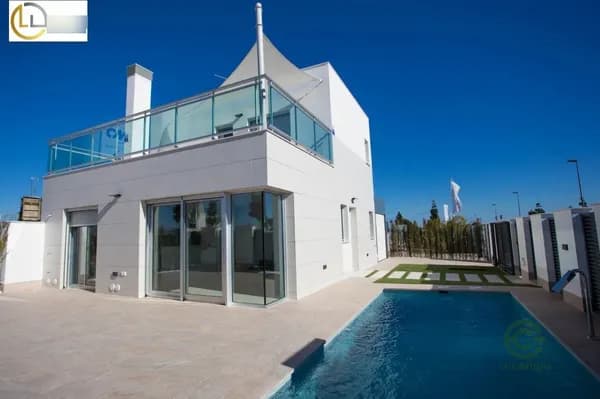 Casa de 0,0222 ha en venta en Los alcázares, Murcia