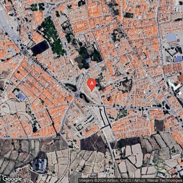 Casa de 0,4049 ha en venta en Baza, Granada