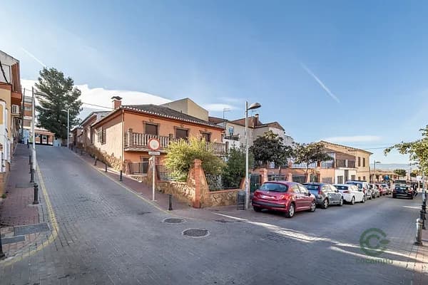 Terreno urbano de 0,0616 ha en venta en Huetor vega, Granada