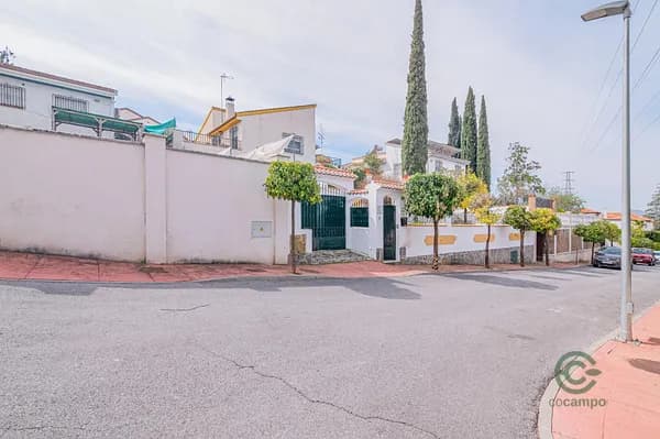 Casa de 0,0542 ha en venta en Peligros, Granada