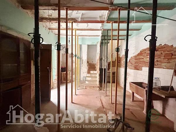 Casa de 0,0067 ha en venta en Lliria, Valencia