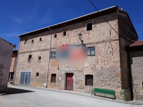 Casa de 0,0321 ha en venta en Poza de la sal, Burgos