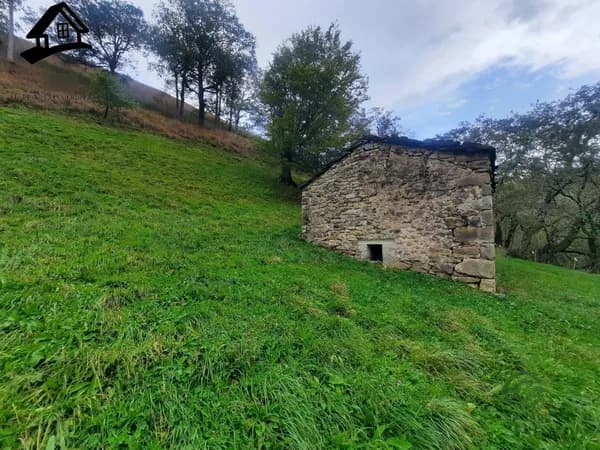 Finca de recreo de 0,2627 ha en venta en Selaya, Cantabria
