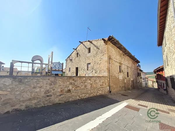 Casa de 0,053 ha en venta en Peñacerrada-urizaharra, Álava