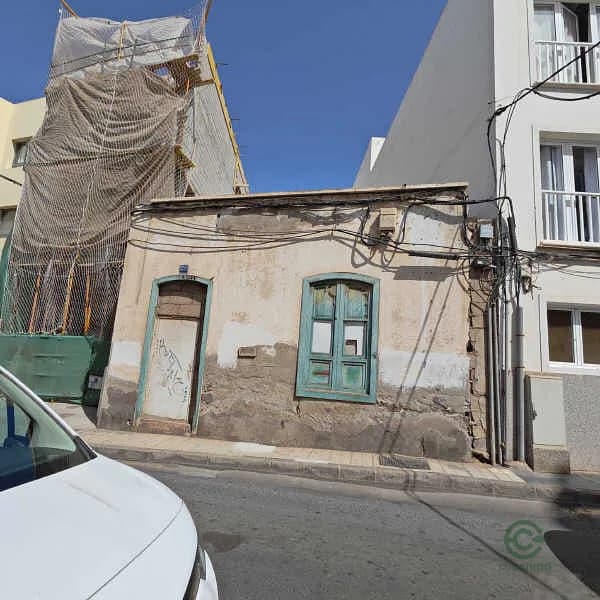 Casa de 0,015 ha en venta en Las, Las palmas de gran canaria